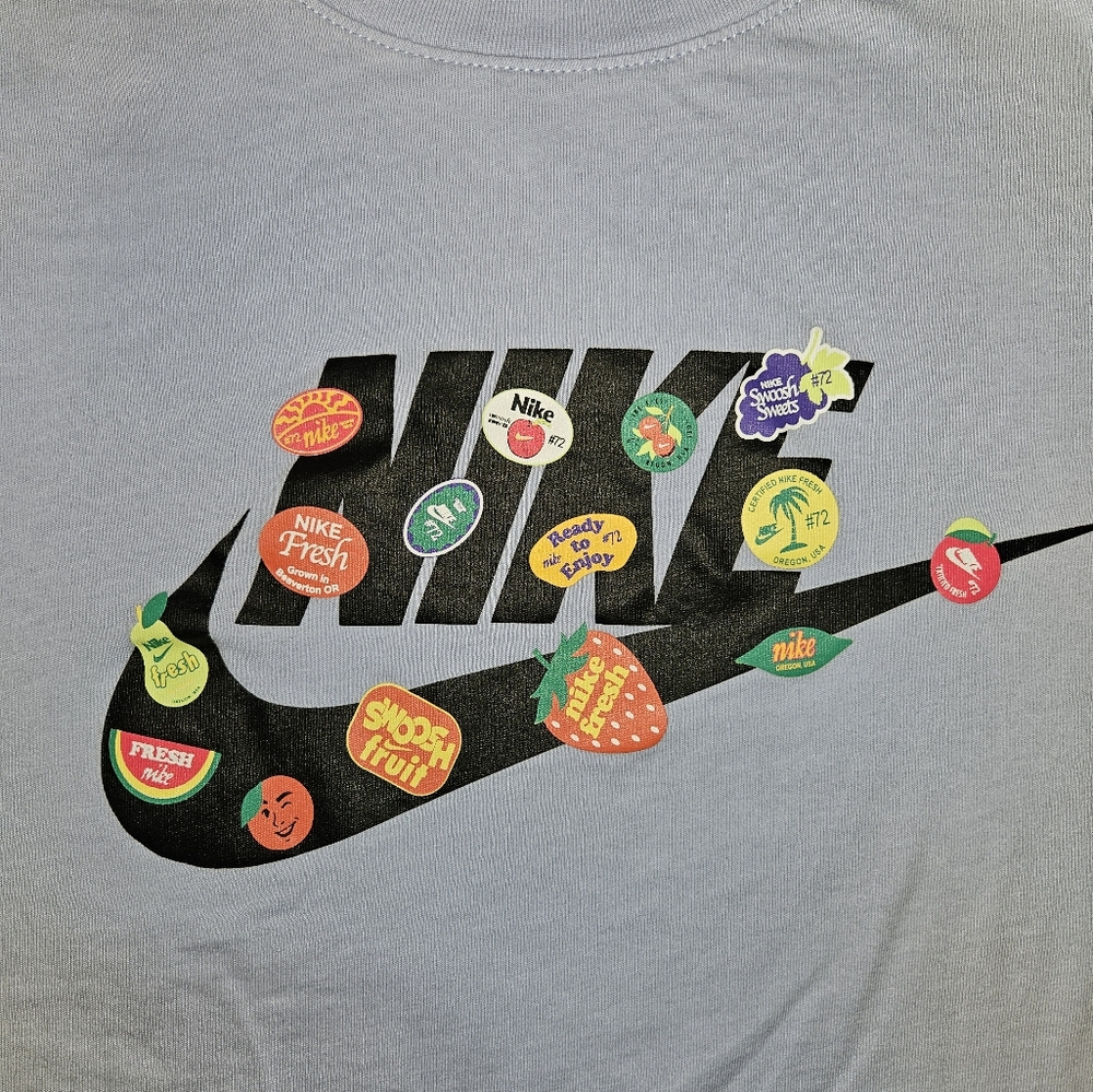 Nike Women's M Graphic T-shirt